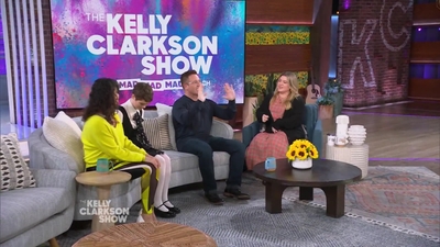2023-03-30_-_The_Kelly_Clarkson_Show_mkv1476.jpg