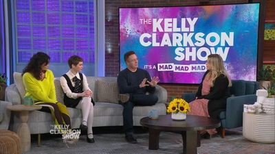 2023-03-30_-_The_Kelly_Clarkson_Show_mkv1511.jpg