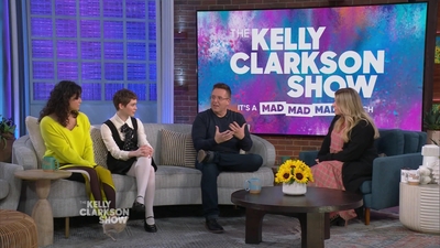 2023-03-30_-_The_Kelly_Clarkson_Show_mkv1532.jpg