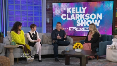 2023-03-30_-_The_Kelly_Clarkson_Show_mkv1533.jpg