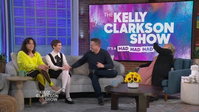2023-03-30_-_The_Kelly_Clarkson_Show_mkv1640.jpg