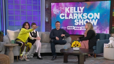 2023-03-30_-_The_Kelly_Clarkson_Show_mkv1642.jpg