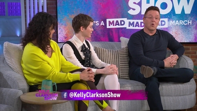 2023-03-30_-_The_Kelly_Clarkson_Show_mkv1648.jpg