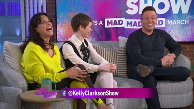 2023-03-30_-_The_Kelly_Clarkson_Show_mkv1650.jpg