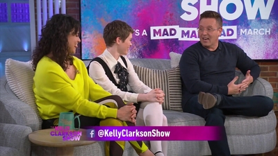 2023-03-30_-_The_Kelly_Clarkson_Show_mkv1652.jpg