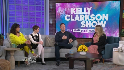 2023-03-30_-_The_Kelly_Clarkson_Show_mkv1675.jpg