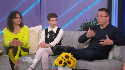 2023-03-30_-_The_Kelly_Clarkson_Show_mkv1735.jpg