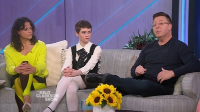 2023-03-30_-_The_Kelly_Clarkson_Show_mkv1744.jpg