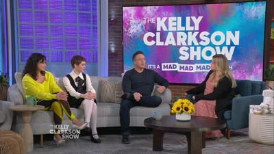 2023-03-30_-_The_Kelly_Clarkson_Show_mkv1821.jpg