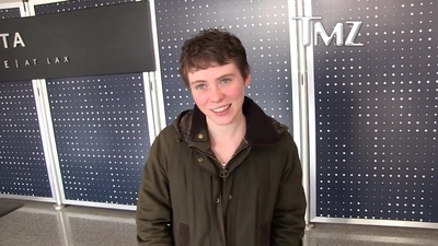 2023-03-31_-_TMZ_Video_mp42583.jpg