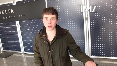 2023-03-31_-_TMZ_Video_mp42605.jpg
