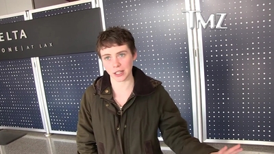 2023-03-31_-_TMZ_Video_mp42612.jpg