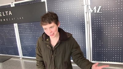 2023-03-31_-_TMZ_Video_mp42687.jpg