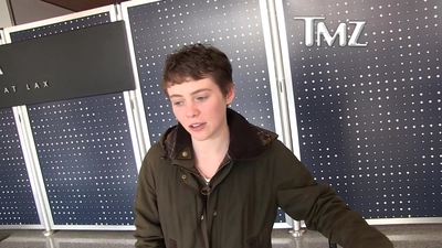 2023-03-31_-_TMZ_Video_mp42752.jpg