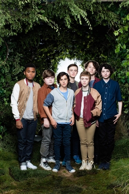 group-dark-background_28429.jpg